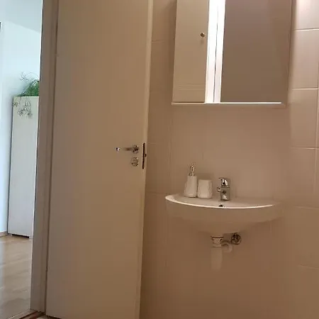 Juuli Apartment *